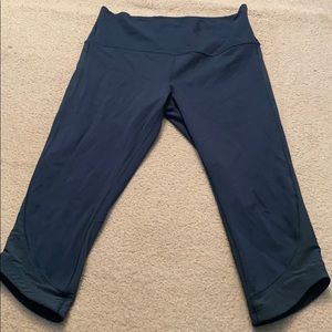 LuLuLemon Dark Teal Cropped Leggings